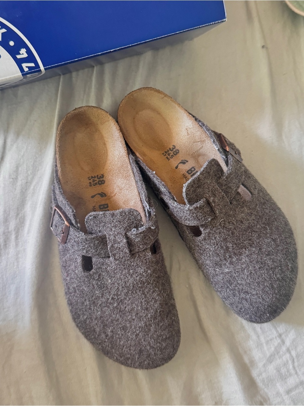 Birkenstock Boston BS Clogs in Cocoa color wool